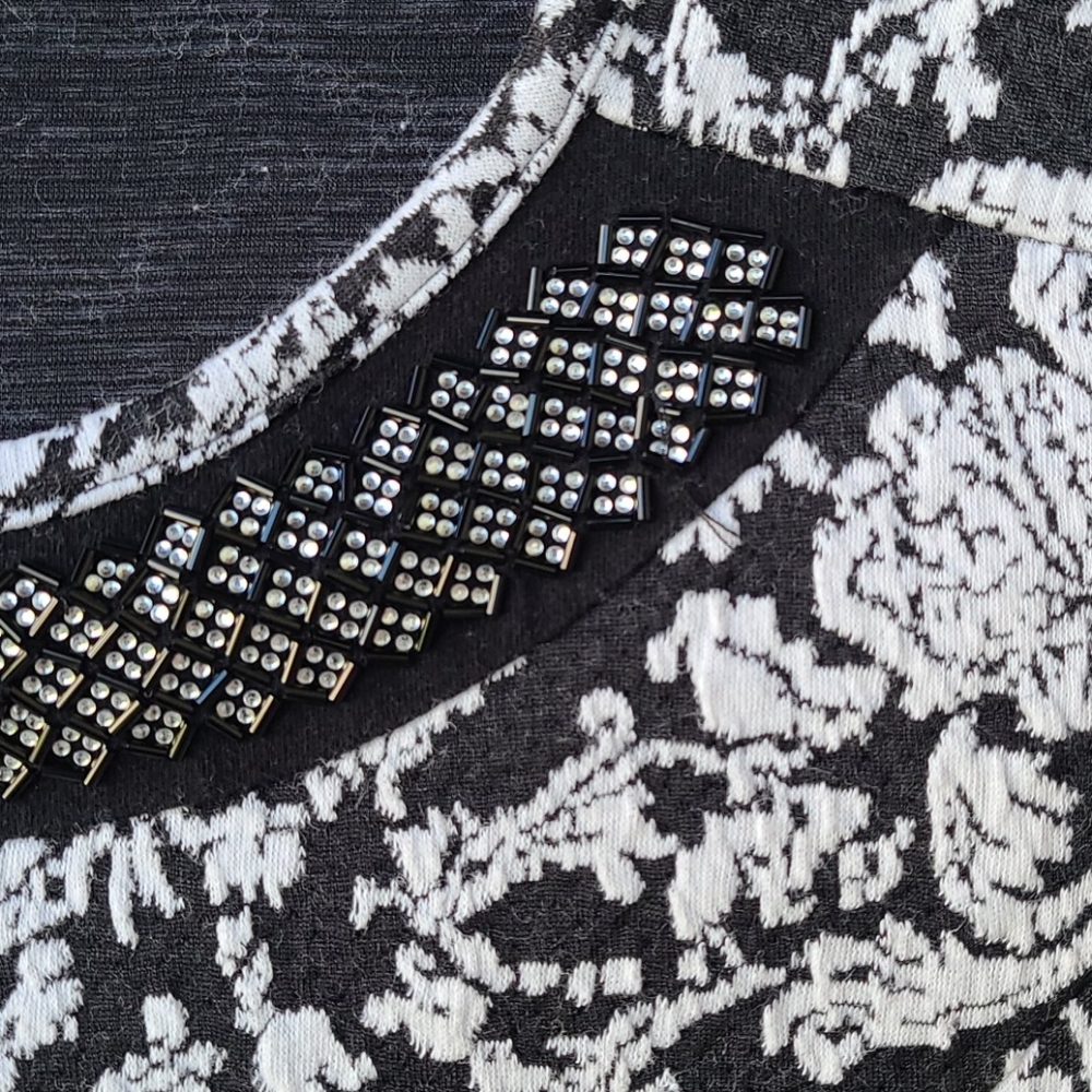 Maurices Floral print peplum top - Picture 2 of 4